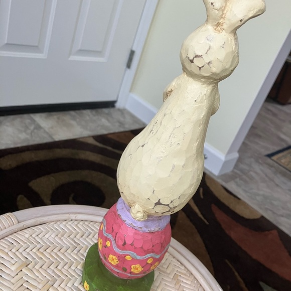 VINTAGE JIM SHORE TALL RABBIT ON EGG ENESCO HEARTWOOD CREEK COLLECTION  c2001 - Picture 3 of 16